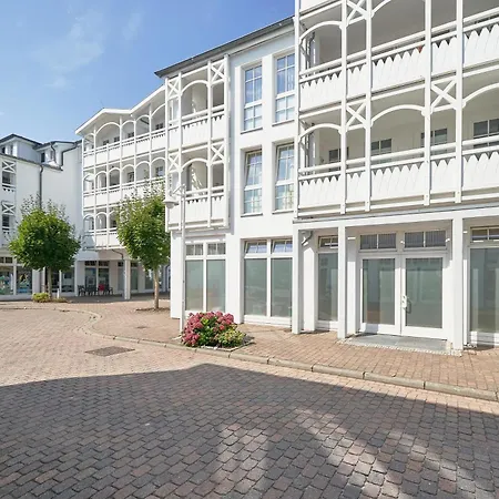 Apartment 426, Seepark *